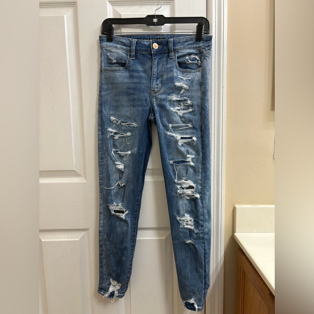 American Eagle Heavily Distressed Ripped High Rise Jegging Blue Jeans 6 Short